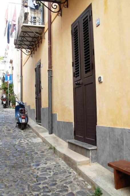 Appartamento Al Centro Di Ustica Isola di Ustica Ngoại thất bức ảnh